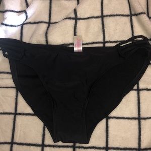 🖤NWOT Black bikini bottoms🖤